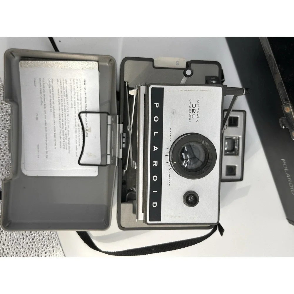Vintage Polaroid 320 Automatic Land Film Camera Untested